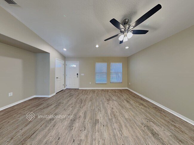 Foto del edificio - 2496 Brownwood Dr