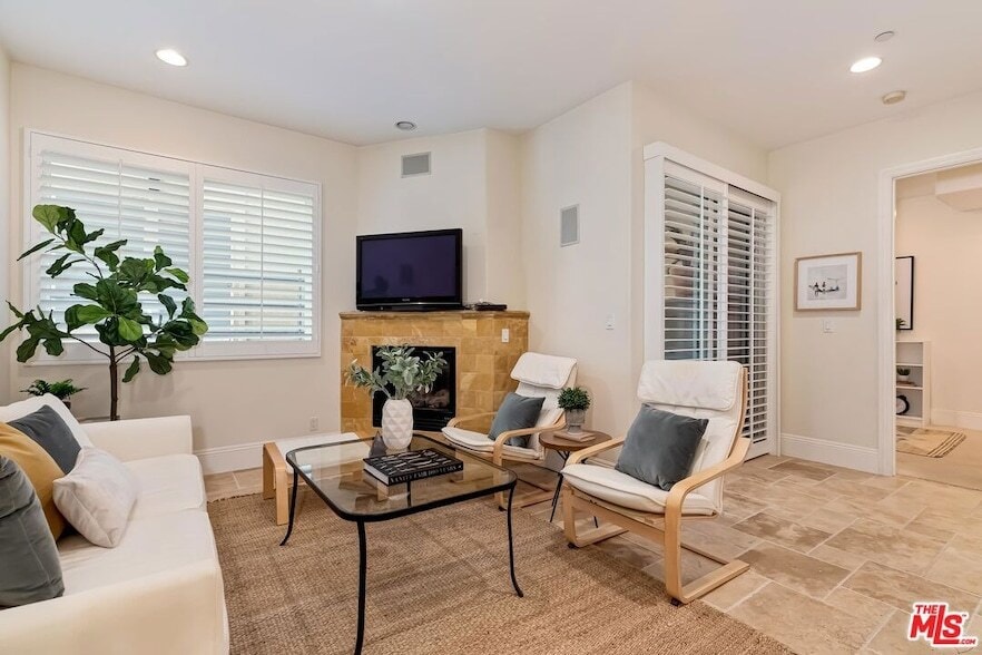 Photo - 16123 W Sunset Blvd