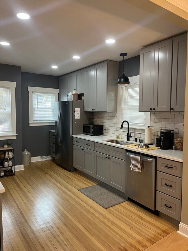 Kitchen - 1919 Randolph Ave