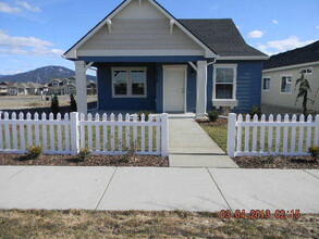 Building Photo - 6618 N Descartes Dr