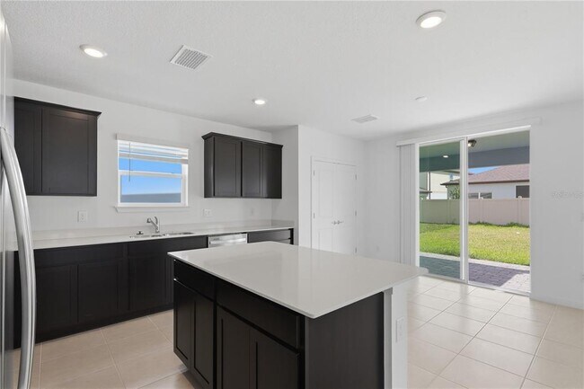 Foto del edificio - 33444 Binding Ties Ln