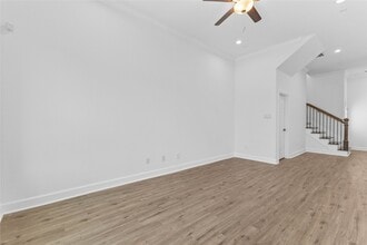 Building Photo - 7805 Farnsworth St