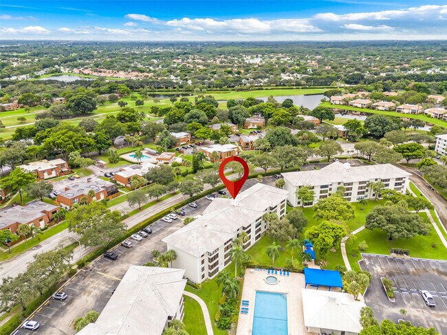 Foto del edificio - 1719 Whitehall Dr