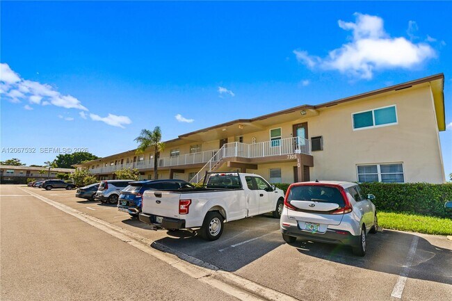 Foto del edificio - 7305 NW 5th Ct