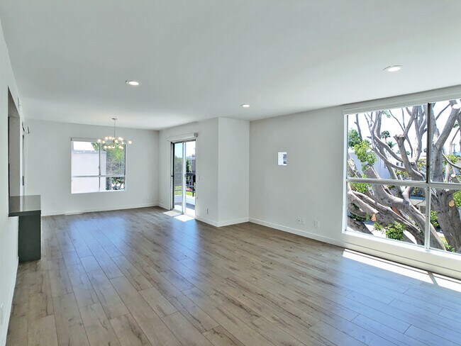 Foto del edificio - 1818 Camden Ave