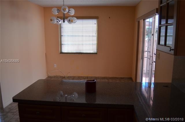 Foto del edificio - 1263 W 37th St