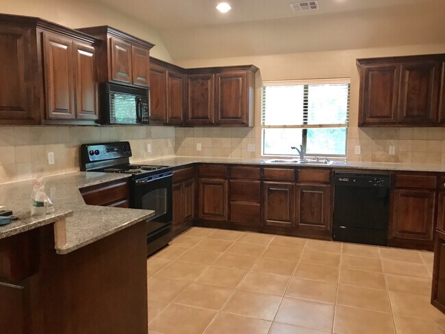 Foto del edificio - 3 bd/2 ba on Half acre - Edmond Schools