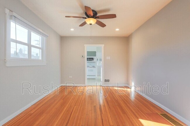 Building Photo - 397 S Logan St