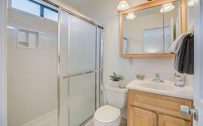 Master bath - 4406 Alderwood Way
