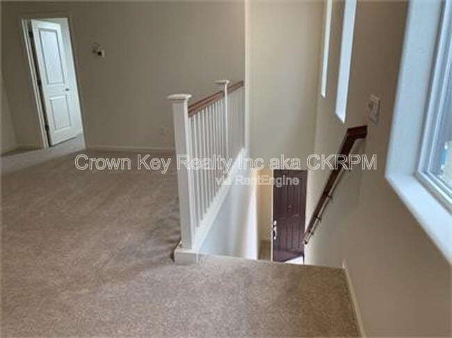 Building Photo - 473 E Albertina Ave