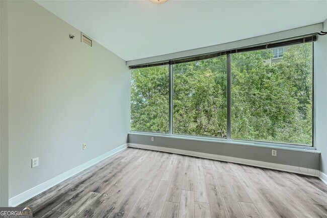 Building Photo - 3338 Peachtree Rd NE