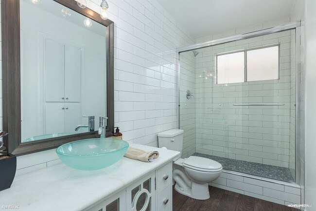 Building Photo - 6906 E 4th St