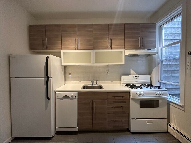 Building Photo - 203 Ogden Ave.