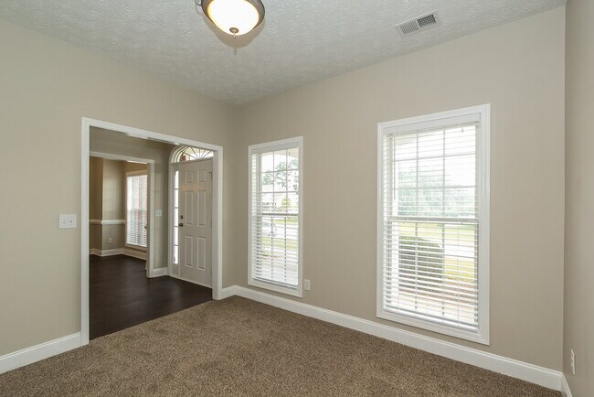 Building Photo - 370 Whitney Ln