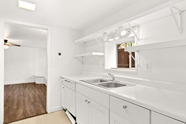 Foto del edificio - 597 E 4th St