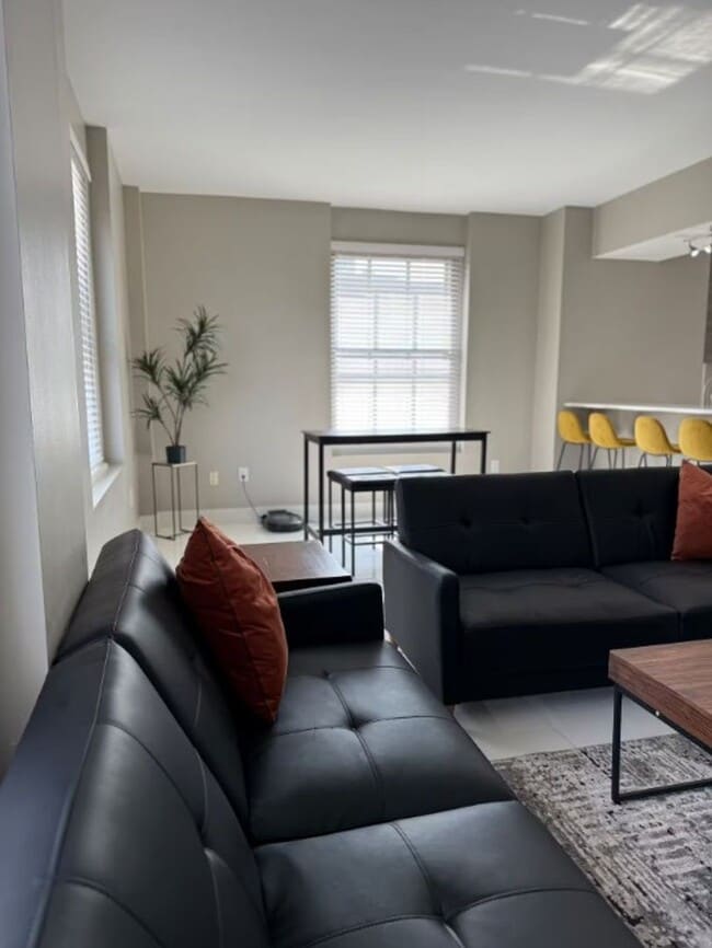 Building Photo - Beautiful Furnished 2-Bed, 2-Bath Condo in the Heart of Downtown Des Moines