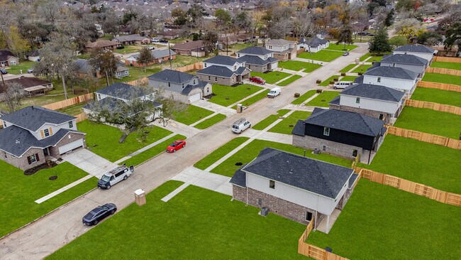 Building Photo - 416 Magnolia Ln