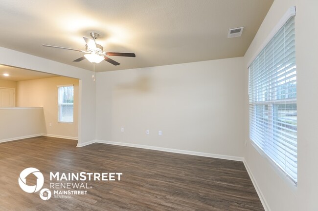 Building Photo - 690 Clover Cir
