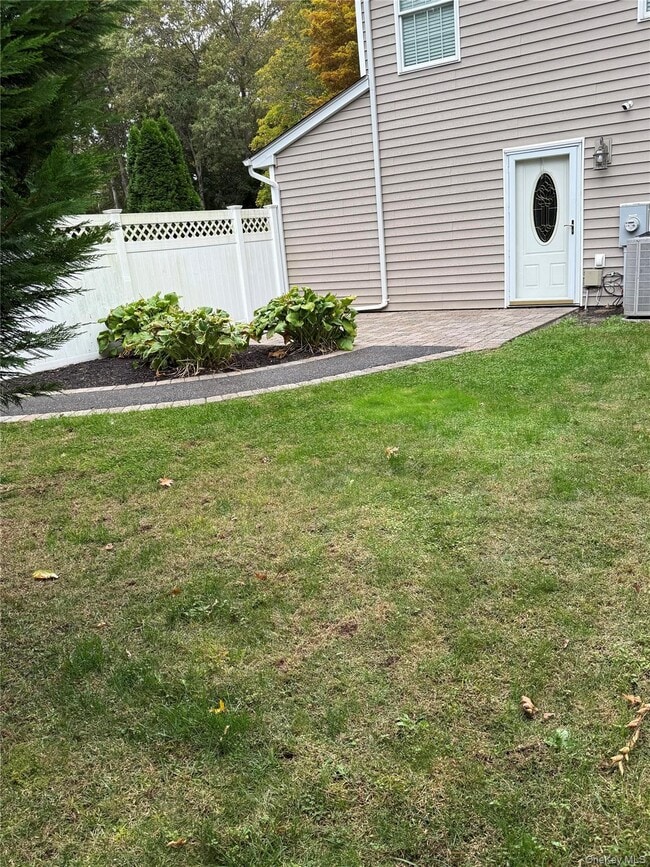 Building Photo - 38 Chelsea Dr