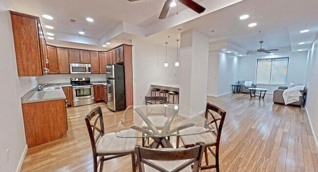 Foto del edificio - 619 S Wright St