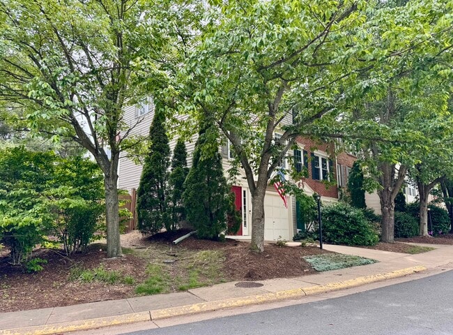 Building Photo - 44885 Grove Terrace