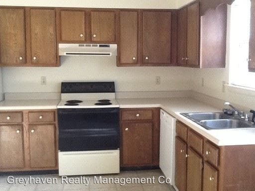 Building Photo - 4116 Maple Terrace Ln