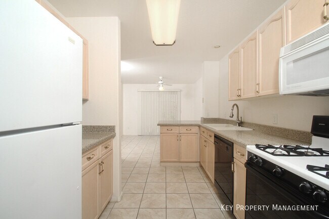 Building Photo - 9640 Gunbelt Dr