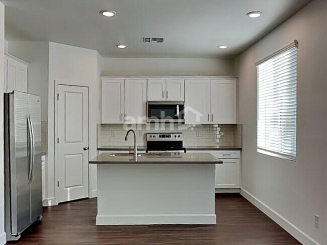 Foto del edificio - 6619 S 42nd Drive