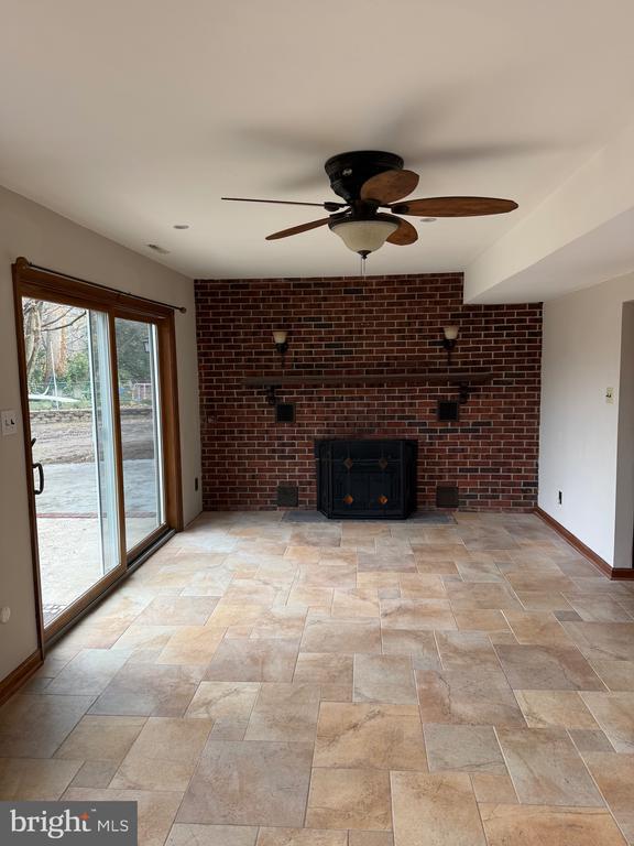 Building Photo - 448 Lake Ave