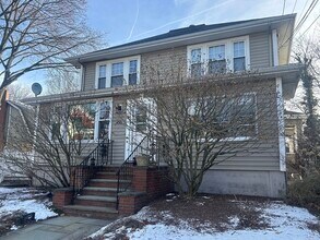 Building Photo - 66 Riverview Ave