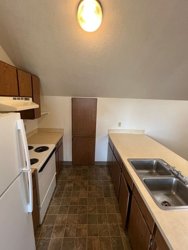 Building Photo - y80116