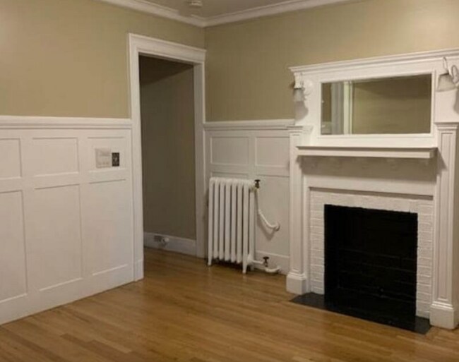 Building Photo - 448 Park Dr