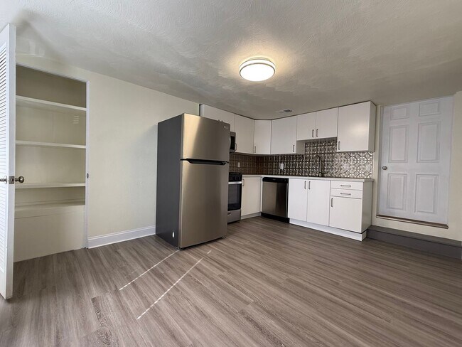 Foto del edificio - Updated 2BR 1.5 Bath House now available!