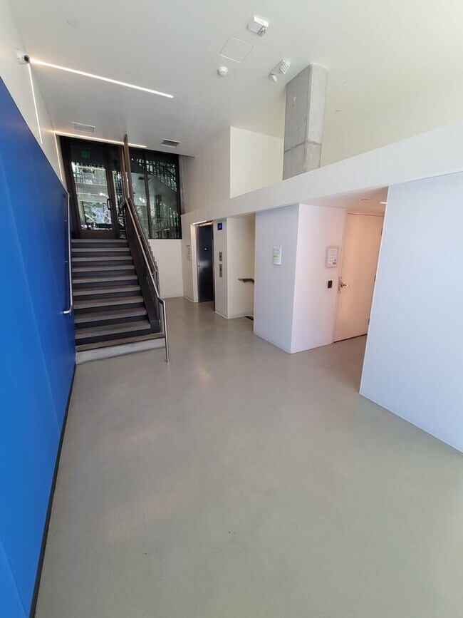 Foto del edificio - Hayes Valley Cozy "Furnished" Studio!