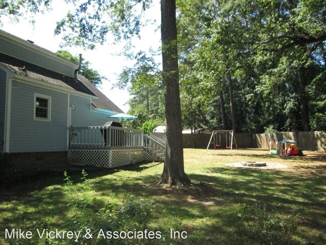 Building Photo - 3 br, 2 bath House - 272 Hillbrook Drive