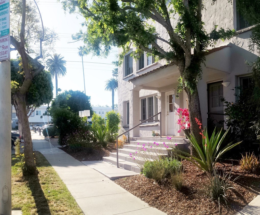 Primary Photo - 9037 1/2 Rangely Ave