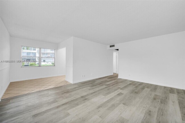 Foto del edificio - 257 Fanshaw G