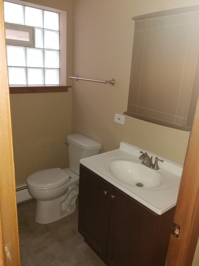 Foto del edificio - 5726 W Lawrence Ave