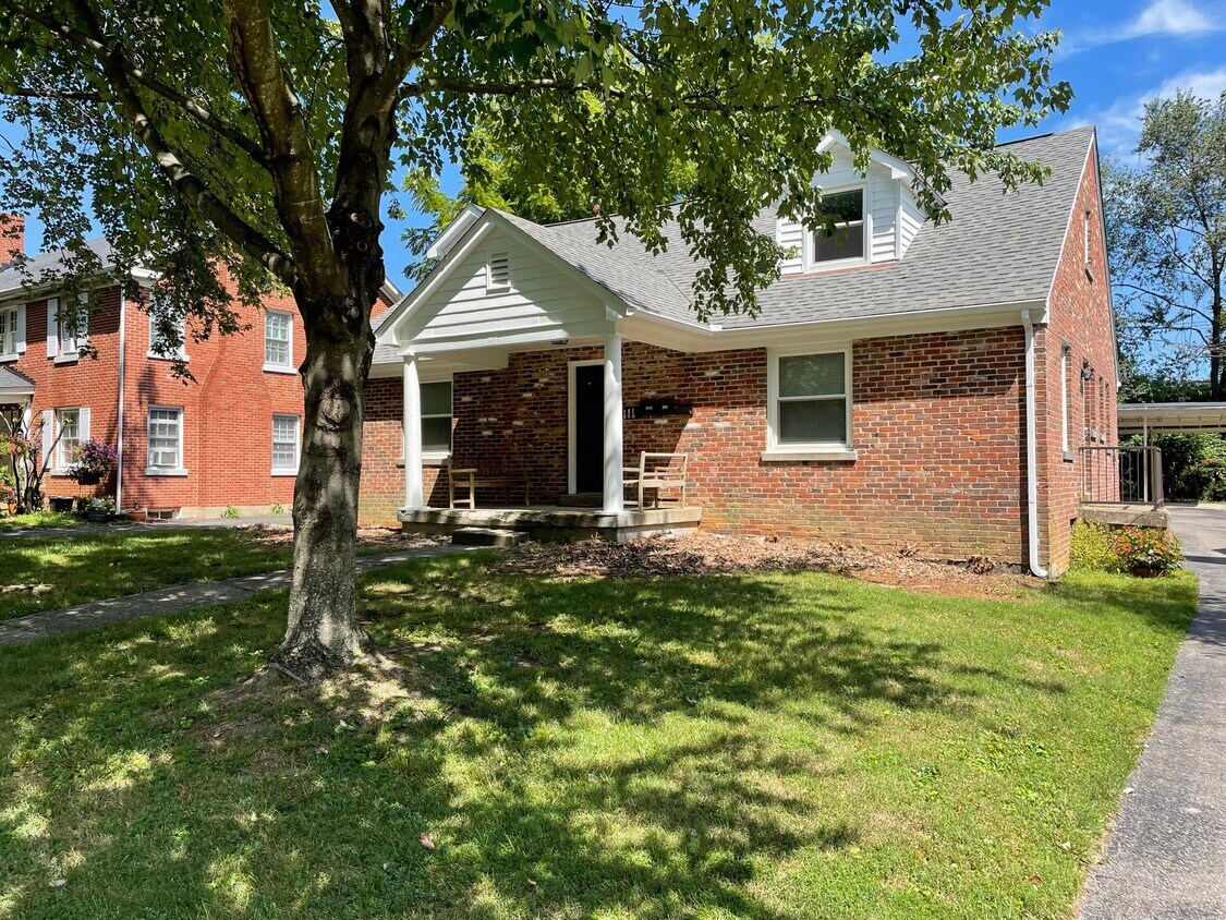 1705 Carolyn Dr Unit 3, Lexington, KY 40502 Room for Rent in