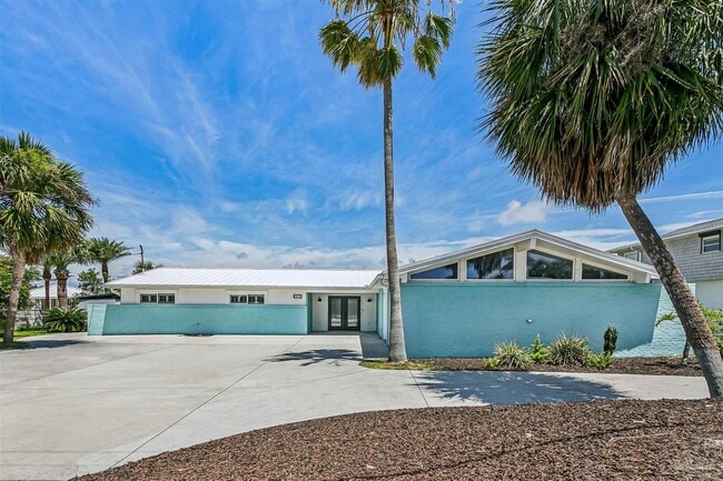 Building Photo - 231 Sabine Dr