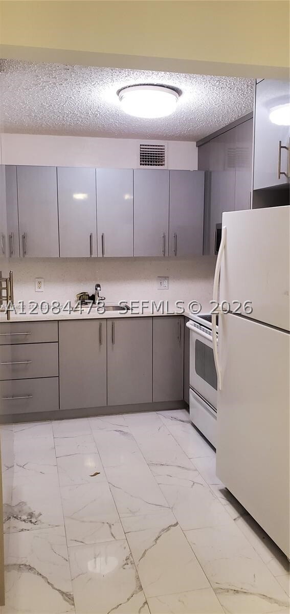 Foto del edificio - 400 SW 134th Way