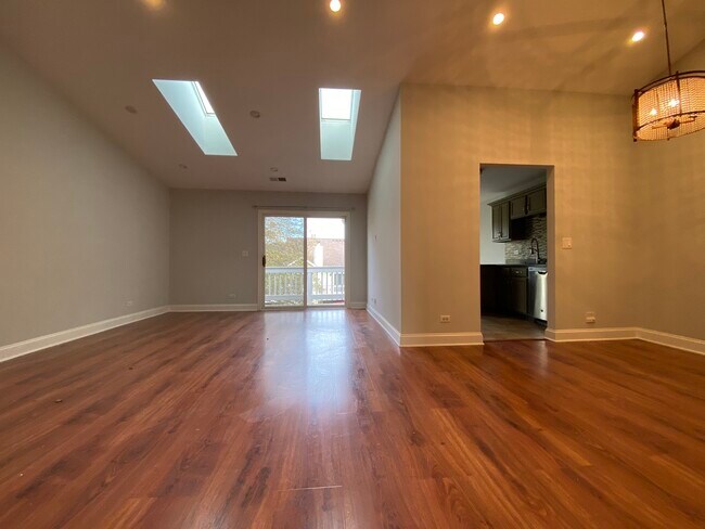 Building Photo - 221 Norfolk Ct