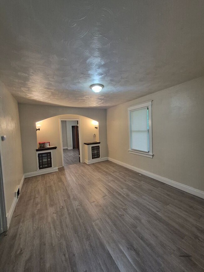 Foto del edificio - 2140 Rosebud Ave