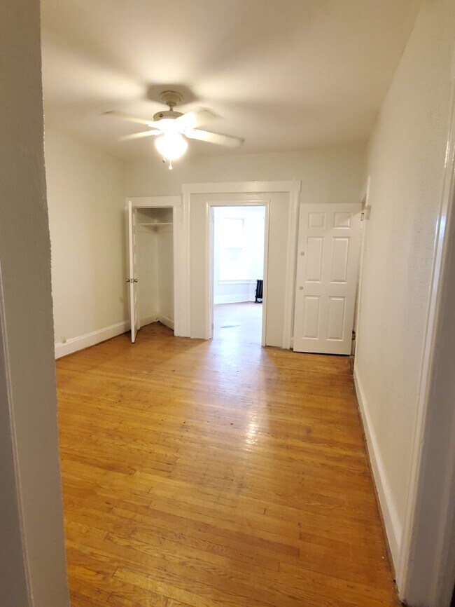 Building Photo - 122 Bergen Ave