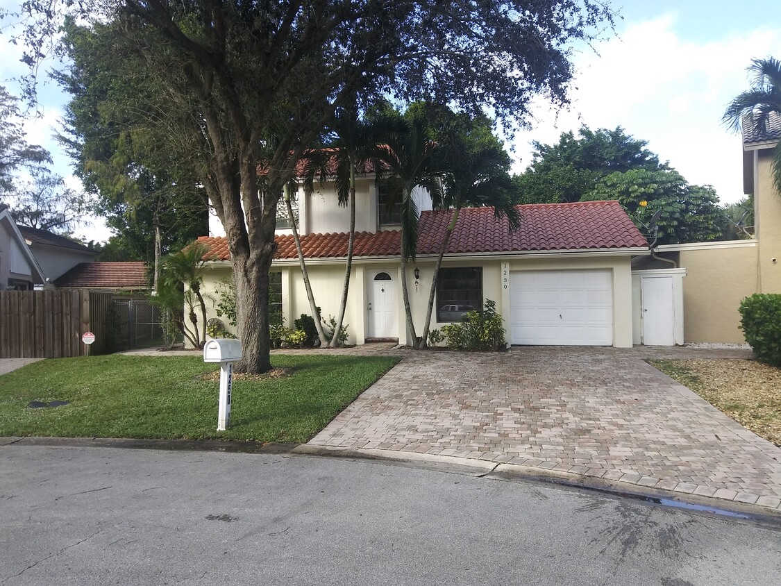 Foto principal - 1250 NW 90th Way