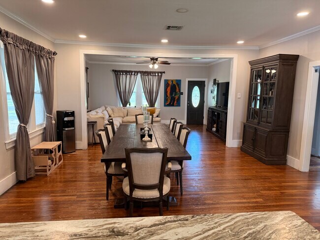 Foto del edificio - 110 S Saint John St