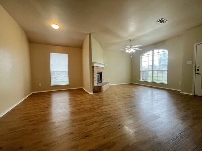 Building Photo - Beautifully Designed Home – Available for ...