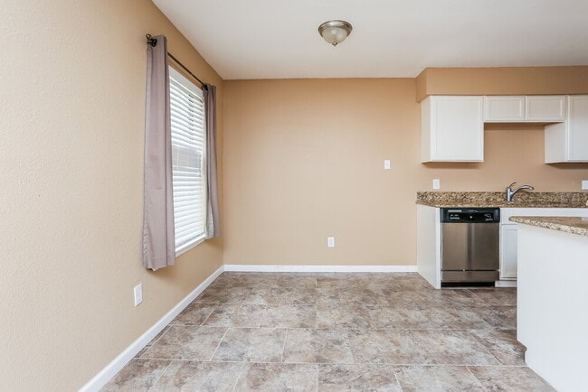 Building Photo - 1804 Primrose Ln