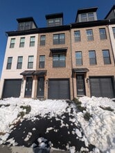 Building Photo - 22892 Tawny Pne Sq