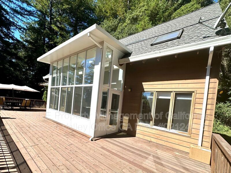 Primary Photo - 2430 Jarvis Rd
